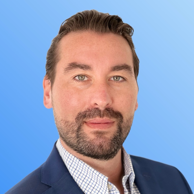 Portrait de Nicolas Devaux, administrateur Salesforce freelance